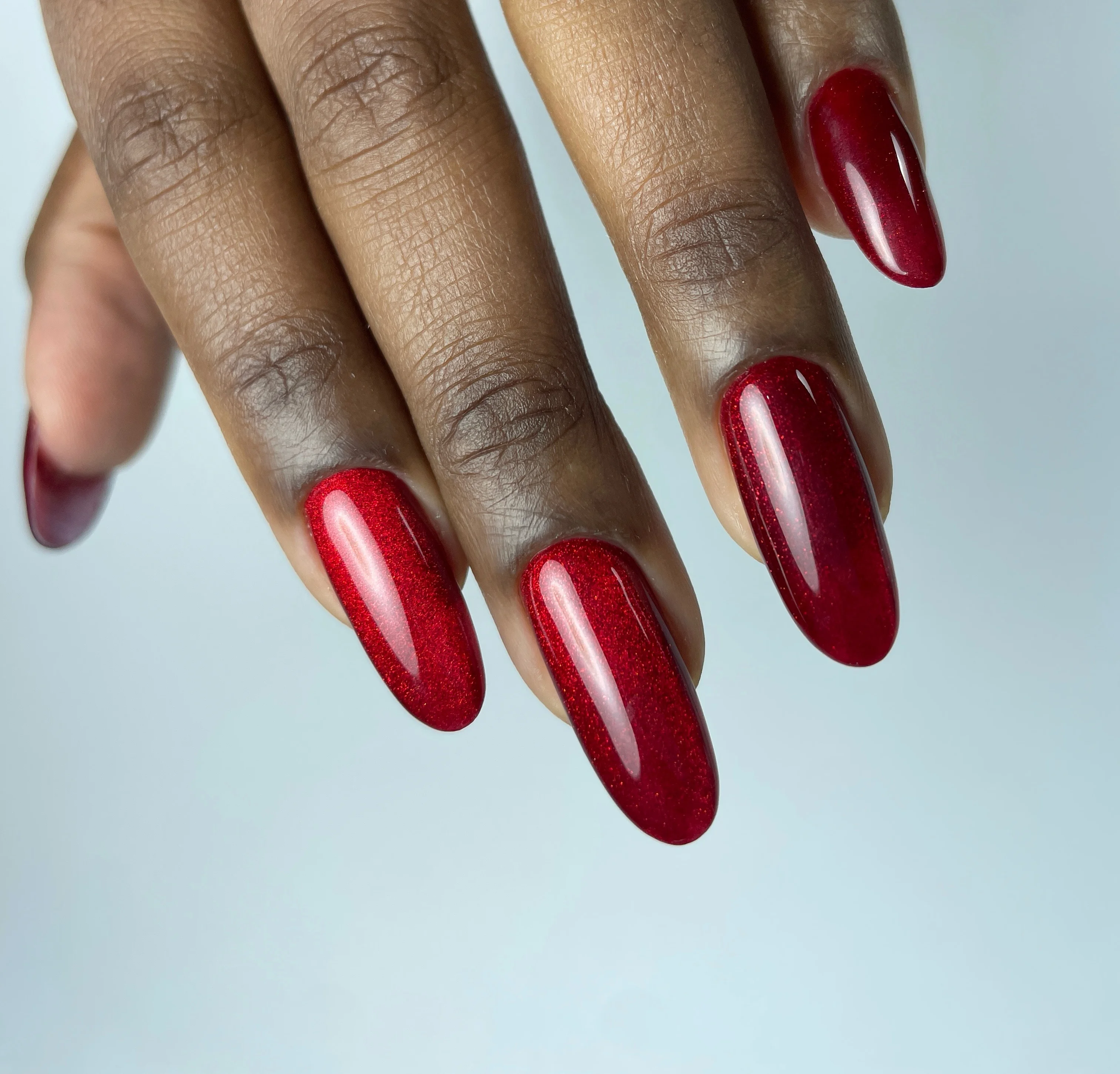 Apex gel construit — épaisseur de gel au centre de l'ongle, profil visible